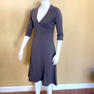 SOLD OUT: Columbia polyester dress size M